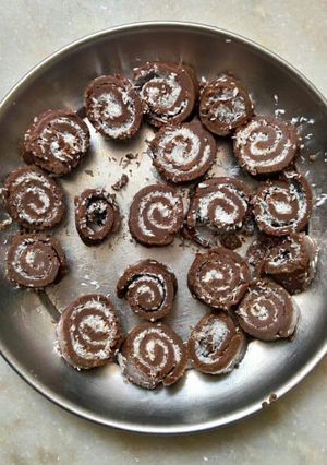 A picture of Chocolate roll.