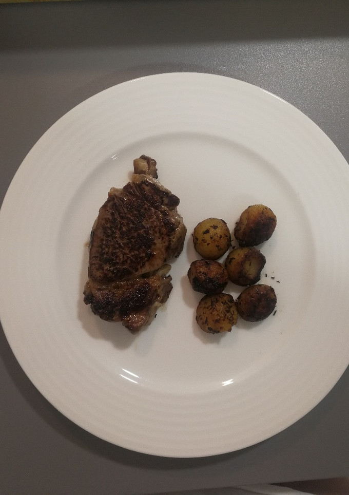 Una foto de Filet de vedella amb boletes de patata