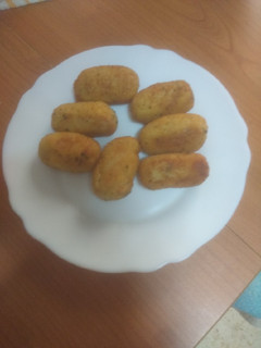 Una foto de Croquetas de coliflor, jamón cocido y huevo duro