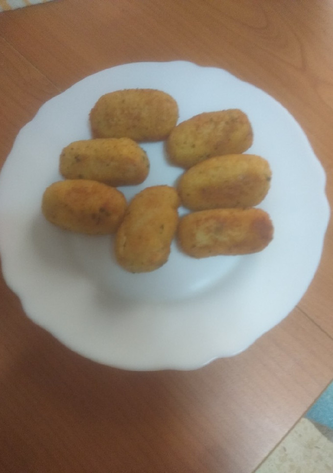 Una foto de Croquetas de coliflor, jamón cocido y huevo duro
