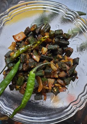A picture of Bhindi ki sabzi.