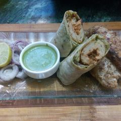 A picture of Soya chaap roll.
