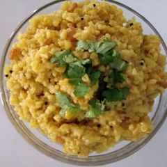 A picture of Oats & Dalia khichdi.