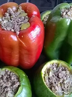 Una foto de Zapallitos y Morrones Rellenos