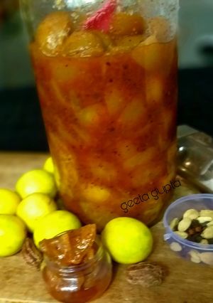 नींबू का खट्टा मीठा तीखा अचार (nimbu ka khatta meetha teekha achar recipe in Hindi) रेसिपी मुख्य फोटो