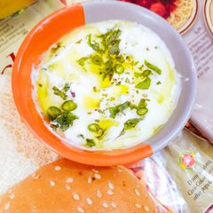 A picture of Tzatziki Sauce.