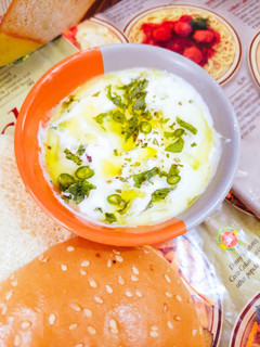 A picture of Tzatziki Sauce.