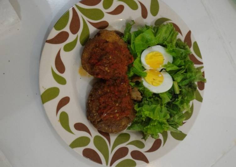 Steak tempe rumahan dengan sambal tomat