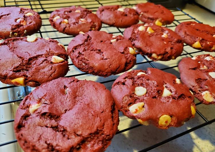 Steps to Make Favorite Red Velvet Cookies