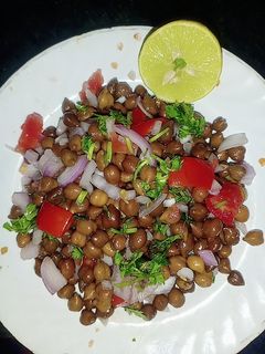 चना चाट(chana chaat recipe in hindi) रेसिपी मुख्य फोटो