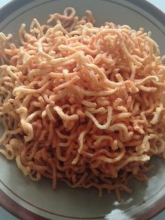 Foto resep Mie kriuk krenyes (cemilan simple)