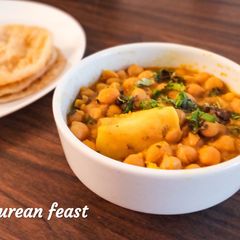 A picture of Chana Masala or Bengali Ghugni.