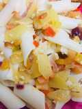 Pasta penne con vegetales salteados, uvas y almendras🍝