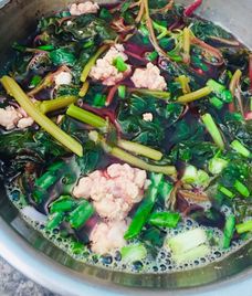 canh rau dền đỏ thịt xay