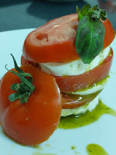 Una foto de Milhojas de caprese