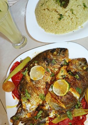 صورة لوصفة ارز بسمك الدوراد في القلاية الهوائية 🐟