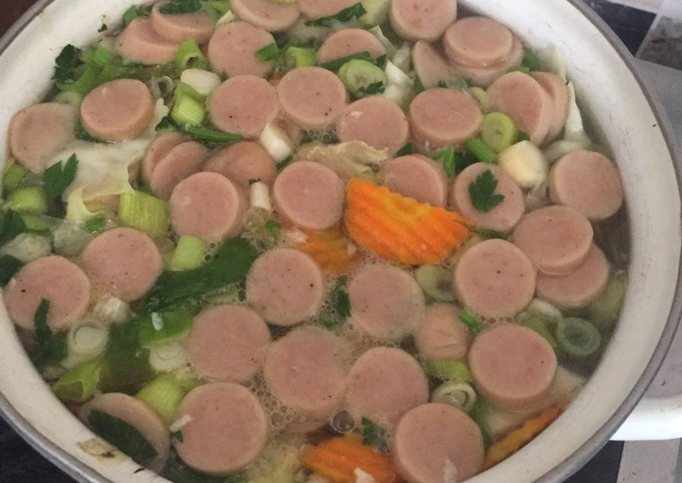 Einfache Wurstsuppe