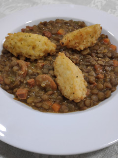 Una foto de Lentejas con bolitas de arroz