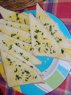 Foto resep Garlic bread PIZZA HUT 😋🙈 / Roti bakar rasa bawang putih 😀