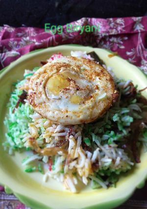 अंडा बिर्याणी (थोडी हटके)(aanda biryani recipe in marathi) रेसिपी चे मुख्य फोटो