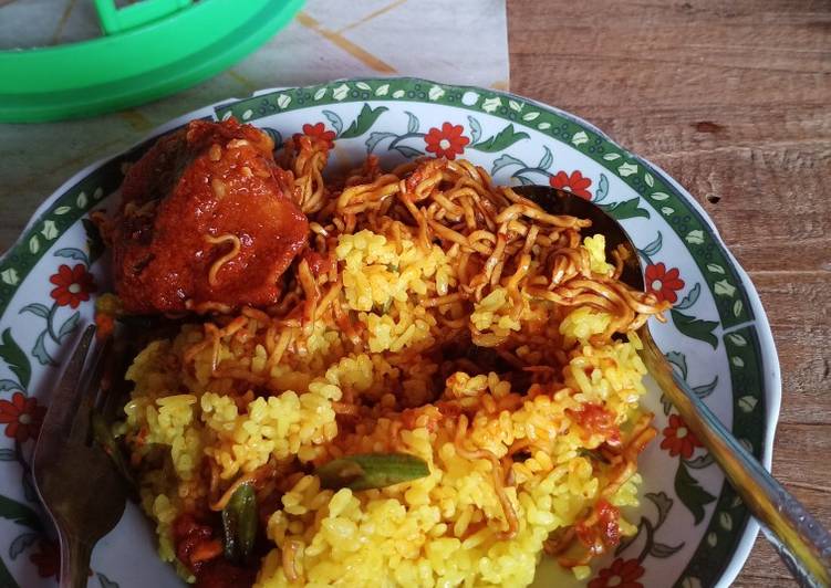 Nasi kuning masak habang khas khas kalteng