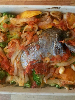 Foto de Dourada no forno com Legumes