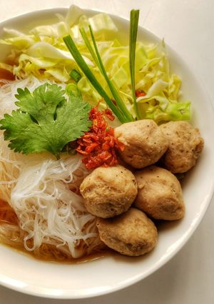 รูปของ ก๋วยเตี๋ยวเส้นหมี่ลูกชิ้นหมู😁