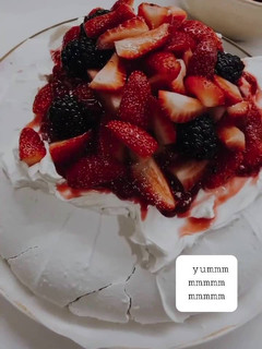 Foto de Pavlova de Frutos Vermelhos