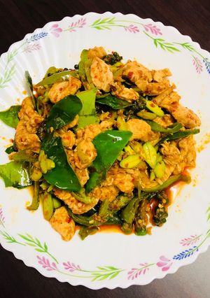 รูปของ ผัดเผ็ดไก่สะตอ