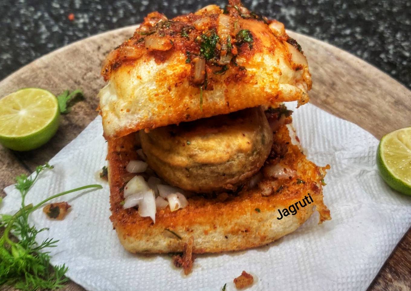 Masala Vada Pav !!
