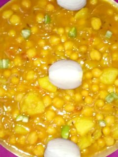 মটর ও কাবলি ছোলার ঘুগনি (mator o kabli cholar ghugni recipe in Bengali) রেসিপির প্রধান ছবি