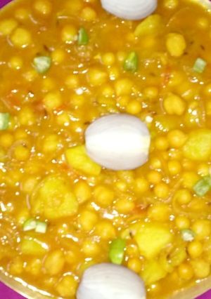 মটর ও কাবলি ছোলার ঘুগনি (mator o kabli cholar ghugni recipe in Bengali) রেসিপির প্রধান ছবি