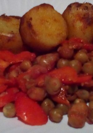 A picture of Fried sweet potatoes with peas#4weekchallenge.