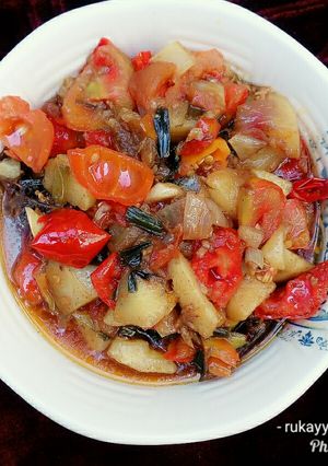 A picture of Potatoes sauce.