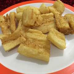 A picture of Singkong goreng.