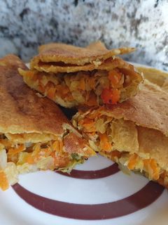 Una foto de Enrollada de garbanzo con vegetales