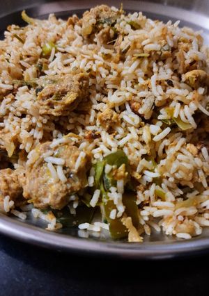 एग फ्राइड राइस (Egg fried rice recipe in marathi) रेसिपी चे मुख्य फोटो