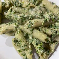 A picture of Spinach cheese pasta.