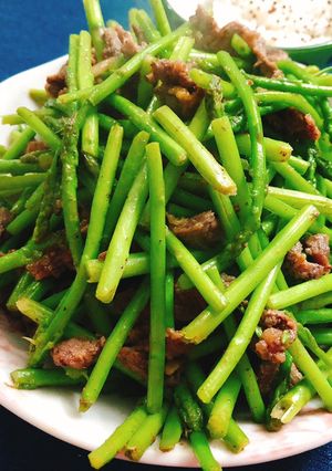 Hình của món Bò xào măng Tây.