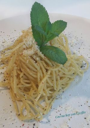 Foto principal de Espaguetis al ajo caramelizado