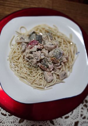 Una foto de "Verduras Salteadas c/Champiñones a la crema y Spaghetti"😋