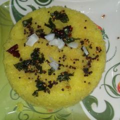 A picture of Suji dhokla.