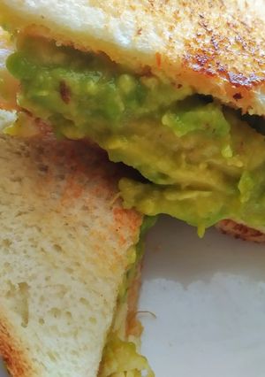 Foto resep Toast bread with egg and avocado