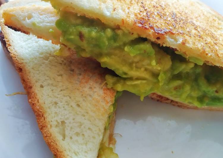 Toast bread with egg and avocado