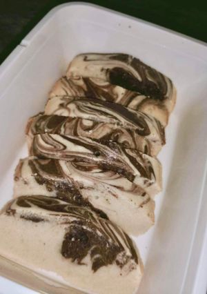 A picture of Marble tea cake(without oven).