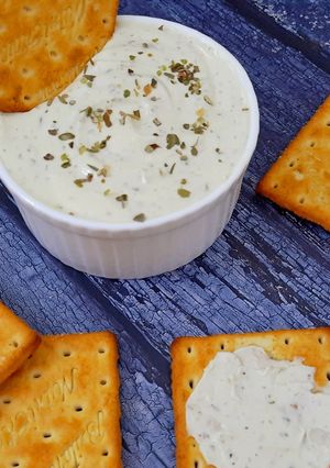 A picture of Herb & Garlic Cheese Spread.