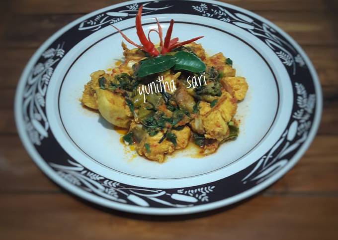 Dada Ayam Masak Woku