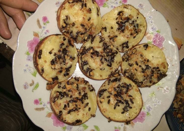 Pukis KASEJU (kacang seres keju)