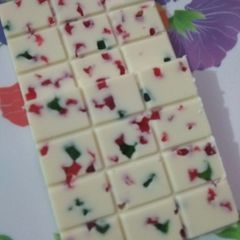 A picture of Tutti fruitti chocolate.
