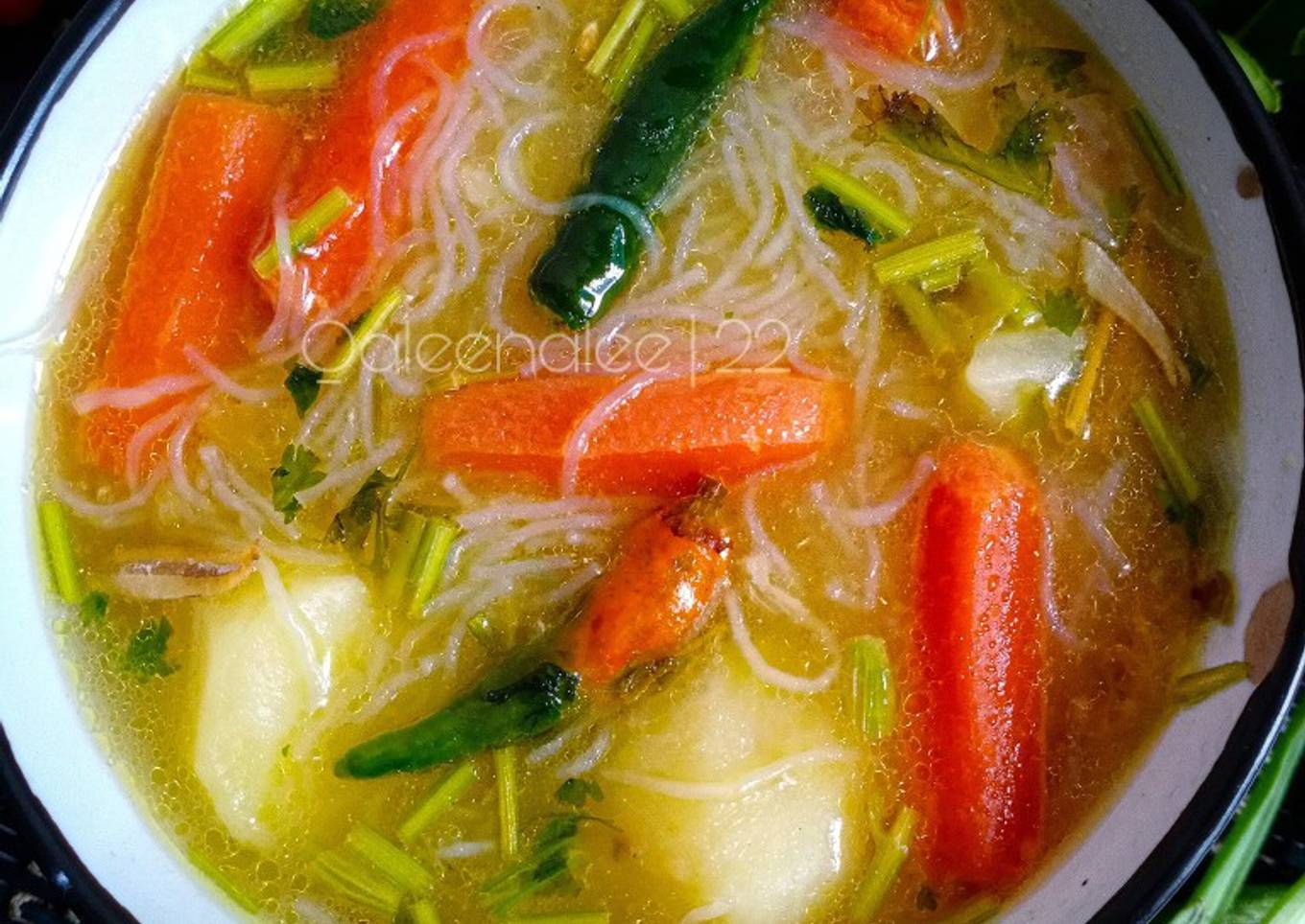 Sup Tang Hoon Ala Thai (Noodle soup Thai)